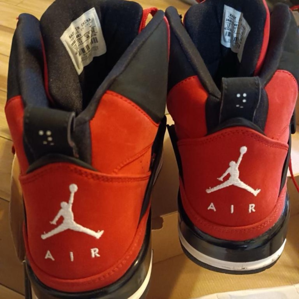 Men Jordans size 12